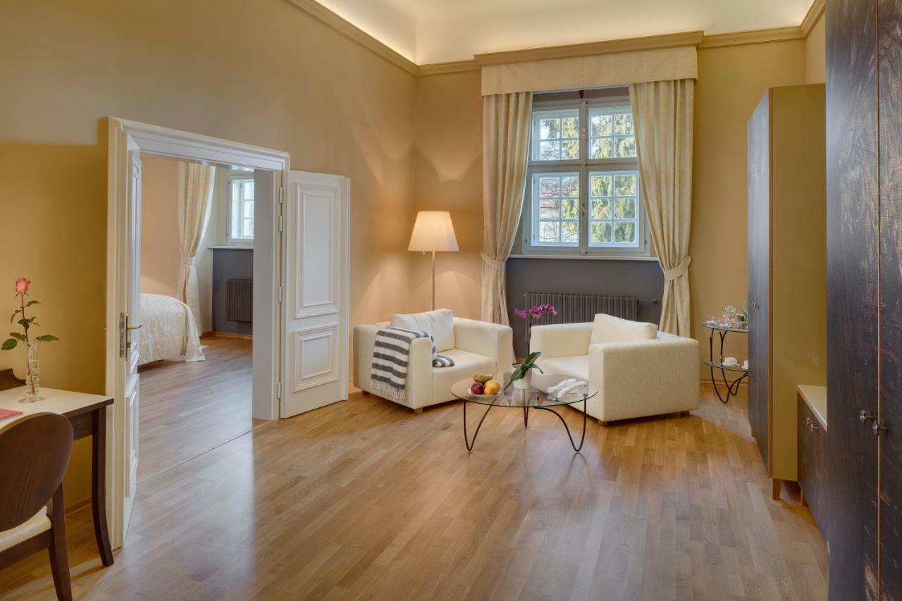 Chateau Heralec Boutique Hotel & Spa By L'Occitane Eksteriør billede